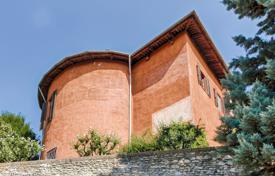قلعه  – Cuneo, Piedmont, ایتالیا. 2,100,000 €