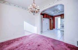 3غرفة خانه  اسکاربرو، تورنتو, کانادا. C$1,334,000