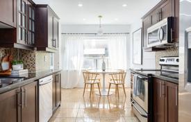 7غرفة  دو خانه بهم متصل Old Toronto, کانادا. C$1,940,000