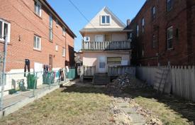 9غرفة خانه  Dufferin Street, کانادا. C$1,586,000