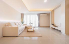 3غرفة شقق في الوحدات السكنية Thon Buri, تایلند. $612,000