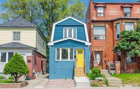 خانه  – East York, تورنتو, انتاریو,  کانادا. C$1,117,000