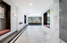 9غرفة آپارتمان  اسکاربرو، تورنتو, کانادا. C$846,000
