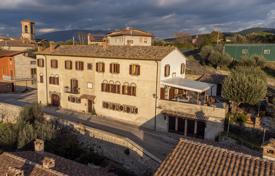 17غرفة ویلا  800 متر مربع Perugia, ایتالیا. 830,000 €