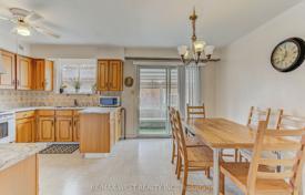 11غرفة خانه  Etobicoke, کانادا. C$1,700,000