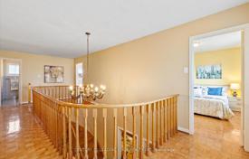 9غرفة خانه  Etobicoke, کانادا. C$1,940,000