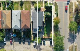  دو خانه بهم متصل – Etobicoke, تورنتو, انتاریو,  کانادا. C$1,287,000