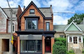 خانه  – Pape Avenue, تورنتو, انتاریو,  کانادا. C$2,018,000