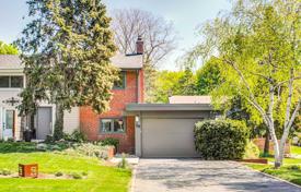  دو خانه بهم متصل – نورث یورک, تورنتو, انتاریو,  کانادا. C$1,460,000