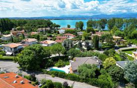 ویلا  160 متر مربع Sirmione, ایتالیا. 997,000 €