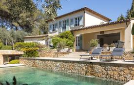 4غرفة ویلا  موگینز(فرانسه), فرانسه. 2,550,000 €
