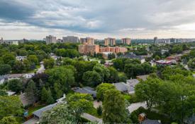8غرفة خانه  Etobicoke, کانادا. C$2,045,000