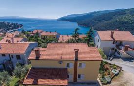7غرفة خانه  200 متر مربع Rabac, کرواسی. 649,000 €