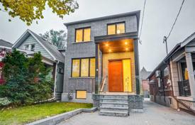 خانه  – East York, تورنتو, انتاریو,  کانادا. C$2,028,000