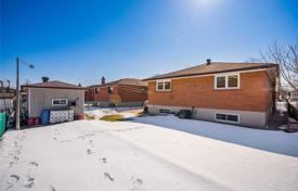 9غرفة خانه  نورث یورک, کانادا. C$1,695,000