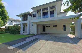 4غرفة دو خانه بهم چسبیده Nonthaburi, تایلند. $1,484,000