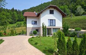 دو خانه بهم چسبیده – Litija, اسلوونی. 499,000 €