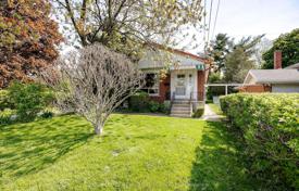 7غرفة خانه  Etobicoke, کانادا. C$1,897,000