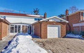 دو خانه بهم متصل – نورث یورک, تورنتو, انتاریو,  کانادا. C$1,204,000