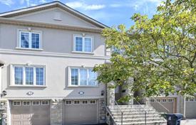  دو خانه بهم متصل – نورث یورک, تورنتو, انتاریو,  کانادا. C$1,144,000