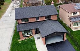 خانه  – Etobicoke, تورنتو, انتاریو,  کانادا. C$1,658,000