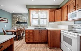 خانه  – Etobicoke, تورنتو, انتاریو,  کانادا. C$1,877,000