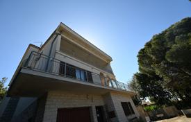 10غرفة خانه  330 متر مربع Istria County, کرواسی. 933,000 €