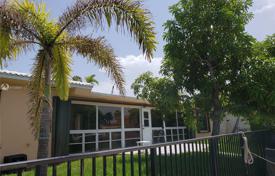 دو خانه بهم چسبیده – North Miami Beach, فلوریدا, ایالات متحده آمریکا. $1,199,000
