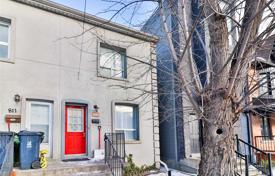  دو خانه بهم متصل – Pape Avenue, تورنتو, انتاریو,  کانادا. C$1,022,000