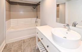 5غرفة خانه  East York, کانادا. C$1,695,000