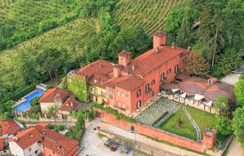 قلعه  – Saluzzo, Piedmont, ایتالیا. Price on request