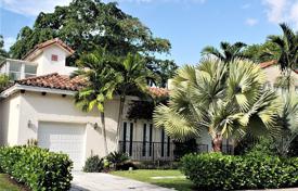 دو خانه بهم چسبیده – Coral Gables, فلوریدا, ایالات متحده آمریکا. $1,049,000