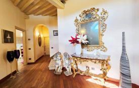 3غرفة ویلا  380 متر مربع Lucca, ایتالیا. 1,200,000 €