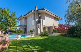 3غرفة ویلا  250 متر مربع Desenzano del Garda, ایتالیا. 960,000 €