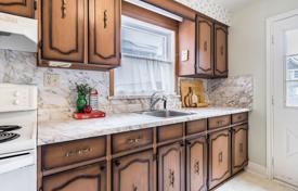 9غرفة خانه  Etobicoke, کانادا. C$1,866,000