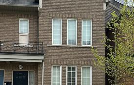 11غرفة  دو خانه بهم متصل نورث یورک, کانادا. C$1,647,000
