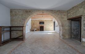 40غرفة کاخ  1593 متر مربع Castelnuovo Berardenga, ایتالیا. 1,800,000 €