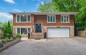خانه  – اسکاربرو، تورنتو, تورنتو, انتاریو,  کانادا. C$1,155,000
