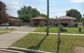 7غرفة خانه  Etobicoke, کانادا. C$1,208,000