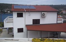 3غرفة خانه  400 متر مربع Trogir, کرواسی. 590,000 €