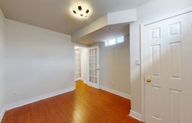 9غرفة خانه  Etobicoke, کانادا. C$1,684,000