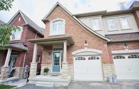  دو خانه بهم متصل – نورث یورک, تورنتو, انتاریو,  کانادا. C$1,156,000