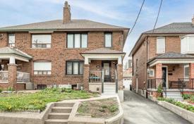  دو خانه بهم متصل – Dufferin Street, تورنتو, انتاریو,  کانادا. C$1,493,000