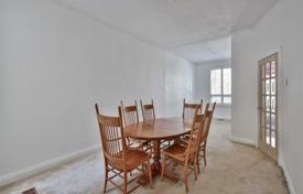 8غرفة  دو خانه بهم متصل Old Toronto, کانادا. C$1,589,000