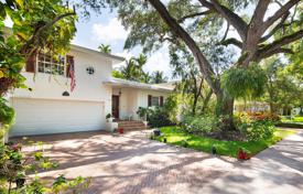 دو خانه بهم چسبیده – Coral Gables, فلوریدا, ایالات متحده آمریکا. 713,000 €