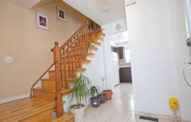 9غرفة خانه  Etobicoke, کانادا. C$1,324,000