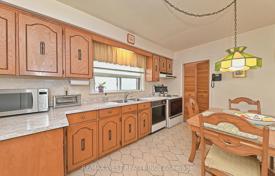 8غرفة خانه  Etobicoke, کانادا. C$1,517,000