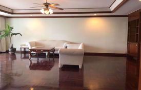3غرفة شقق في الوحدات السكنية Khlong Toei, تایلند. $3,400 في الأسبوع