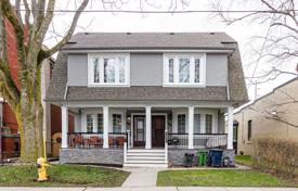  دو خانه بهم متصل – Etobicoke, تورنتو, انتاریو,  کانادا. C$1,112,000