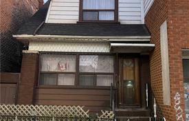  دو خانه بهم متصل – Gerrard Street East, تورنتو, انتاریو,  کانادا. C$1,027,000